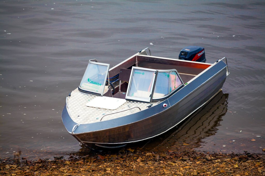 Лодка алюминиевая Тактика 430