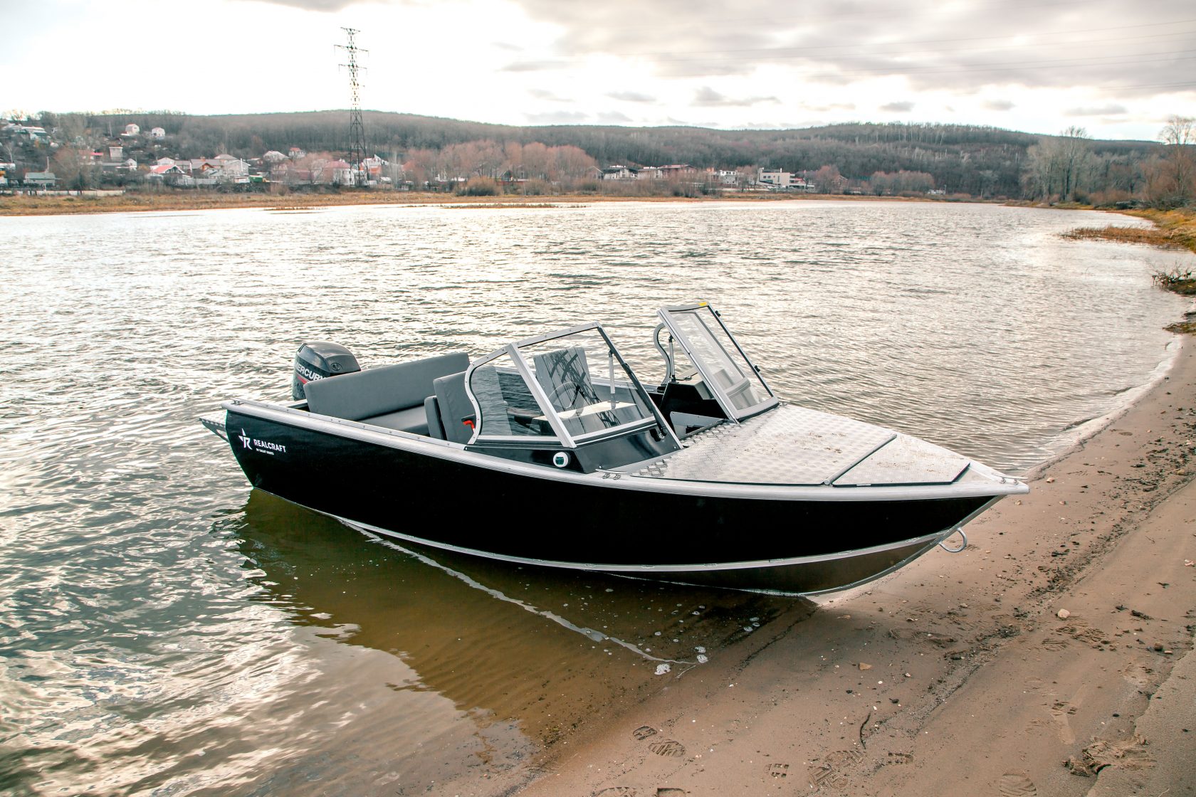 Лодка алюминиевая Realcraft 470 BowDeck