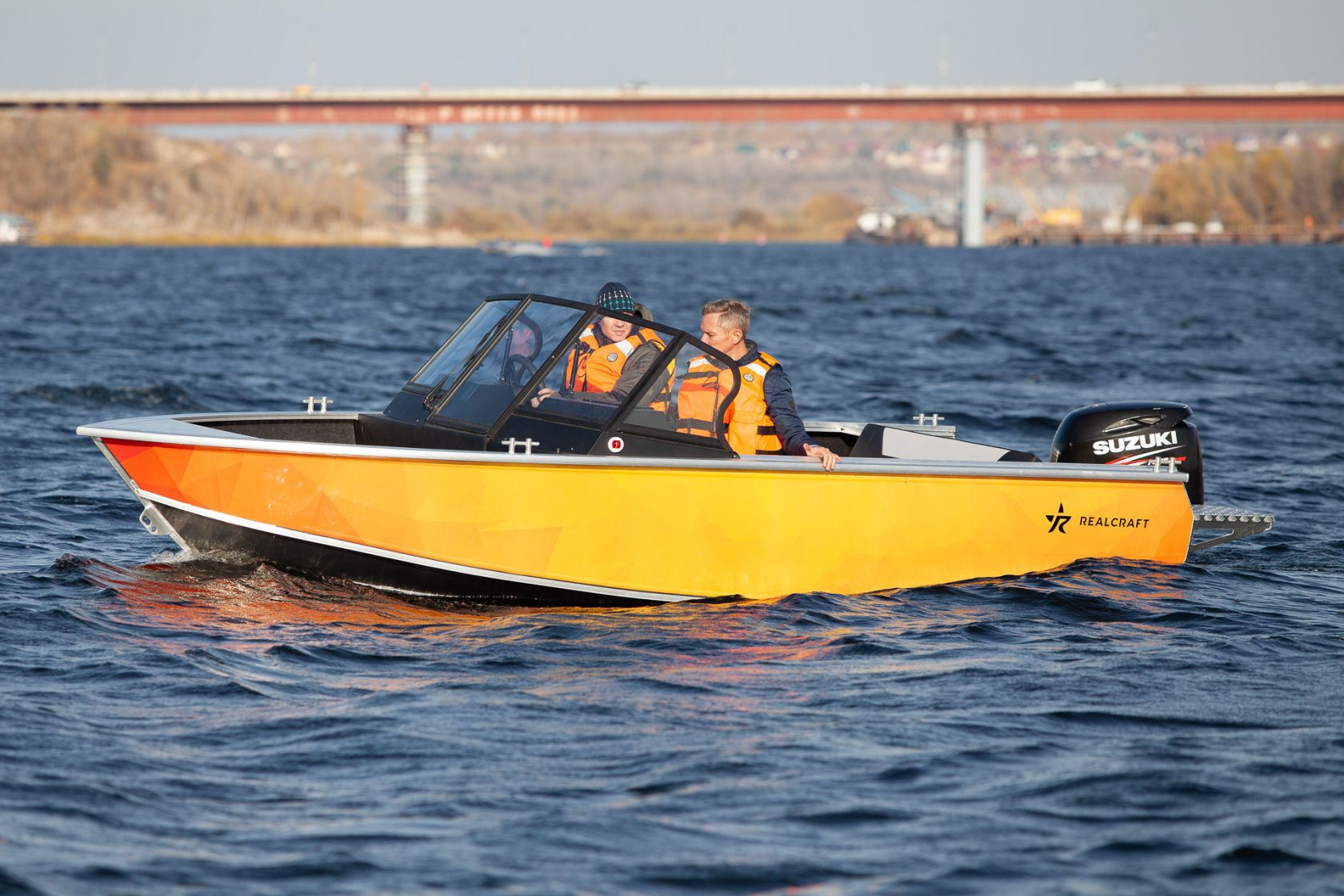 Лодка алюминиевая Realcraft 500 (Откр. Нос. кокпит + повт. сиденья)