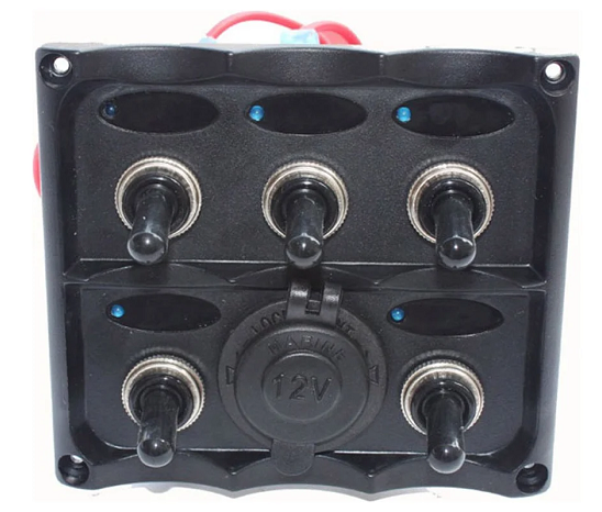 Панель бортового питания с разъемом прикуривателя, 5 переключателей C91341